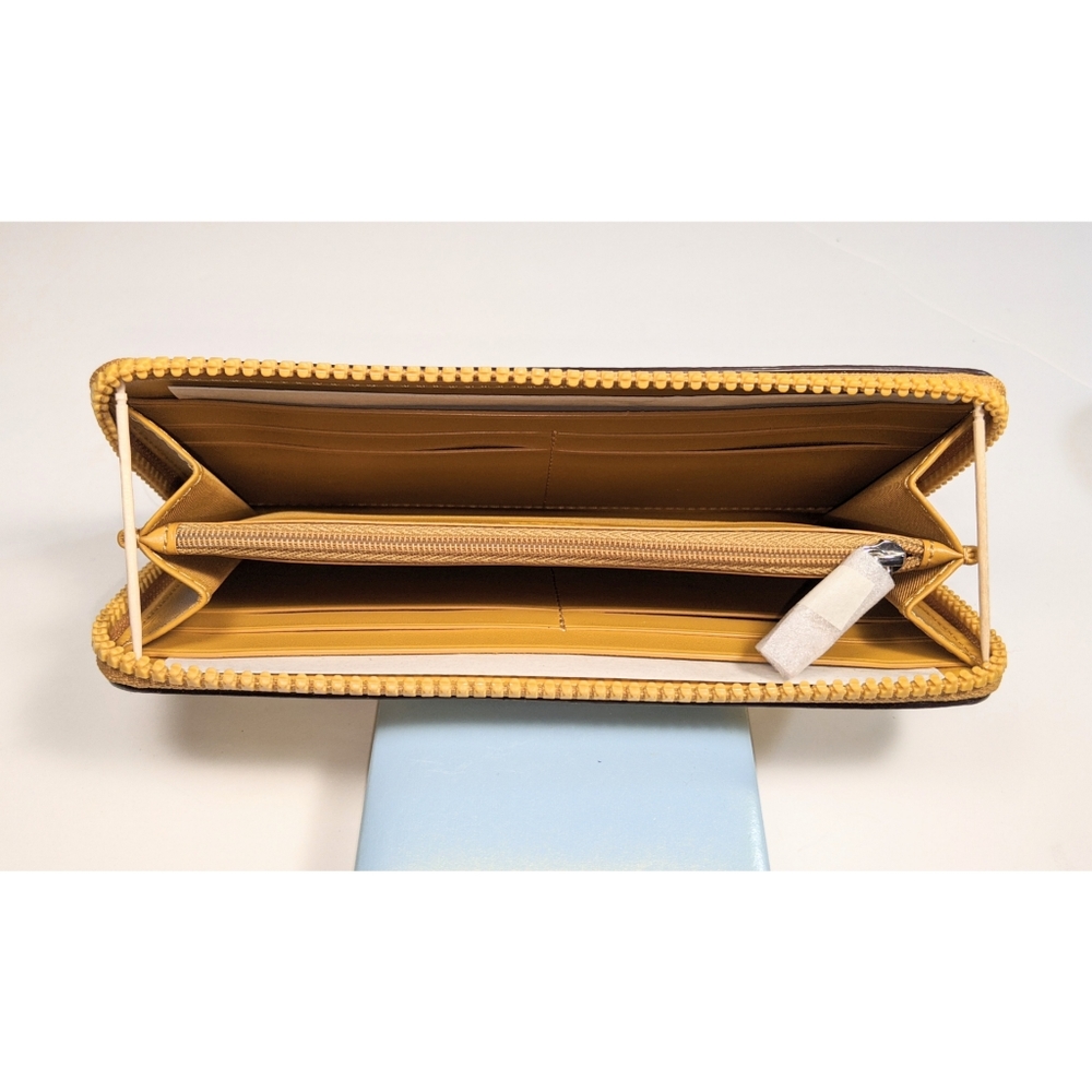 Yellow Horse and carriage wallet! - Picture 3 of 7